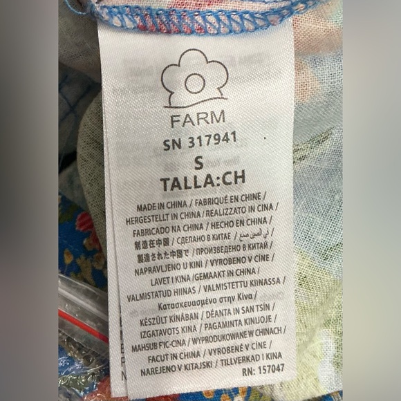 NWT Farm Rio Stitched Garden Blue Shorts Romper Blue Floral One Piece Small - Picture 10 of 12